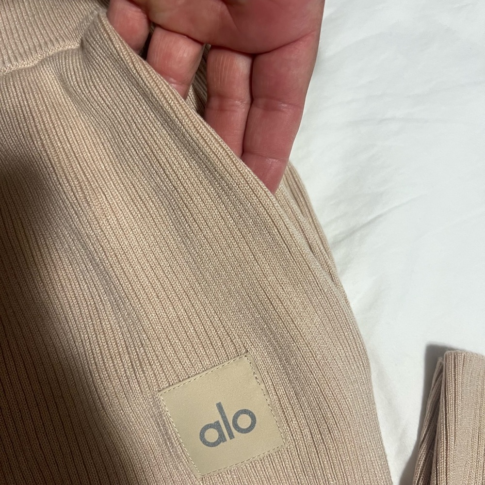 ALO Yoga Ribbed Beige Leggings - Picture 3 of 8